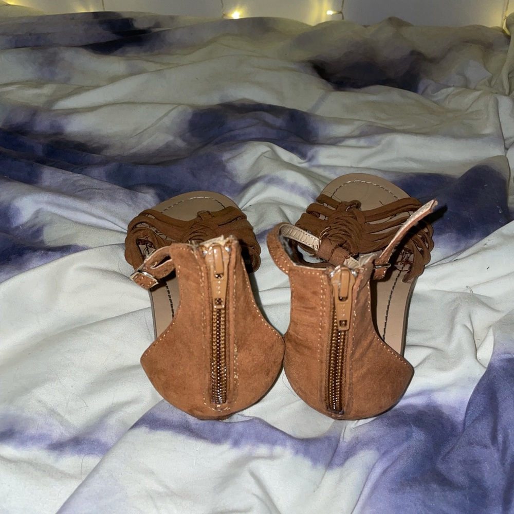 SANDALS - Picture 3 of 4